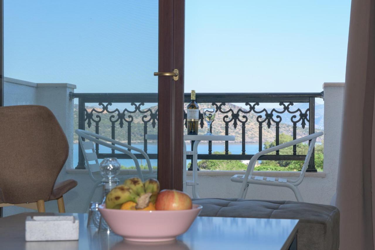 Rafaela Apartments Istro Luaran gambar